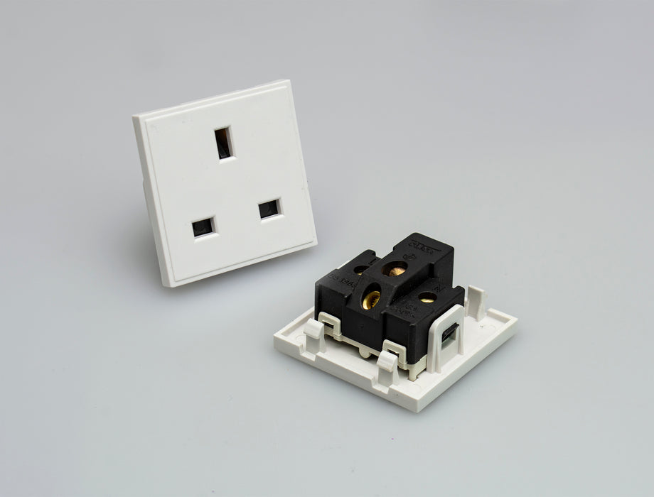 MM010WH - 13A Standard UK Socket (EURO)